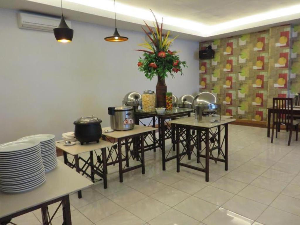 Insumo Palace Hotels & Resorts Kediri (East Java) Exterior foto