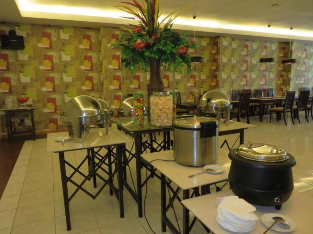 Insumo Palace Hotels & Resorts Kediri (East Java) Exterior foto