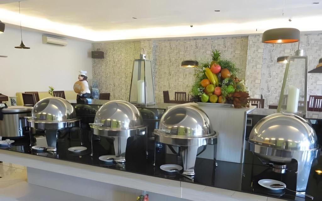 Insumo Palace Hotels & Resorts Kediri (East Java) Exterior foto
