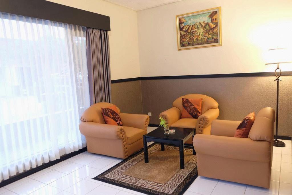 Insumo Palace Hotels & Resorts Kediri (East Java) Exterior foto