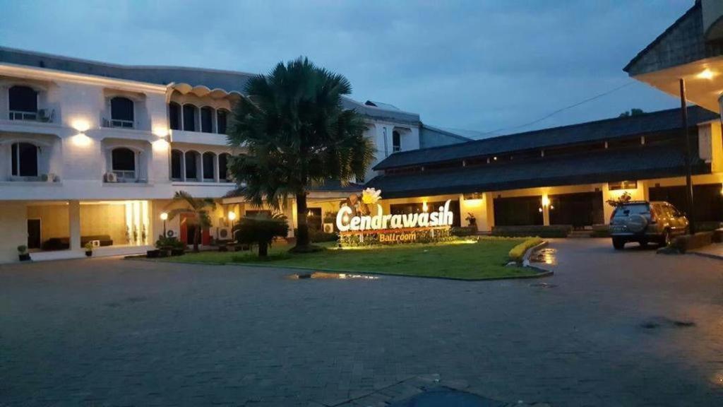 Insumo Palace Hotels & Resorts Kediri (East Java) Exterior foto